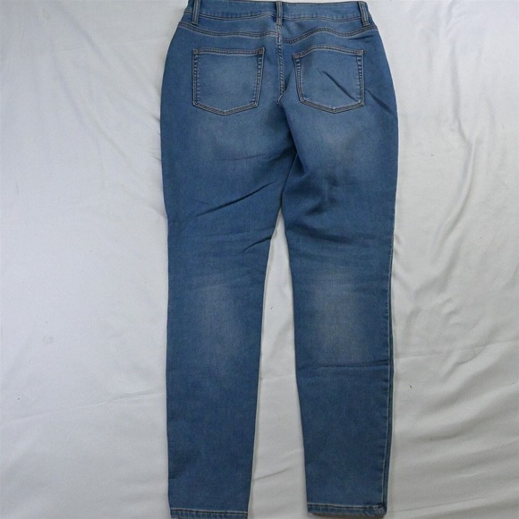 Maurices Medium High Rise Button Fly Light Wash Stretch‎ Denim Jeans - Picture 7 of 7